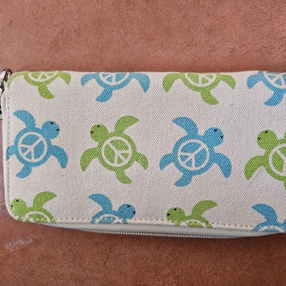 Bungalow 360 large wallet sea turtle - Picture 2 of 4